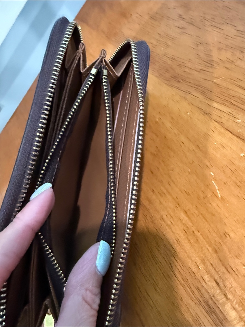 Louis Vuitton Zip-Around Wallet in Brown Monogram - Picture 4 of 4